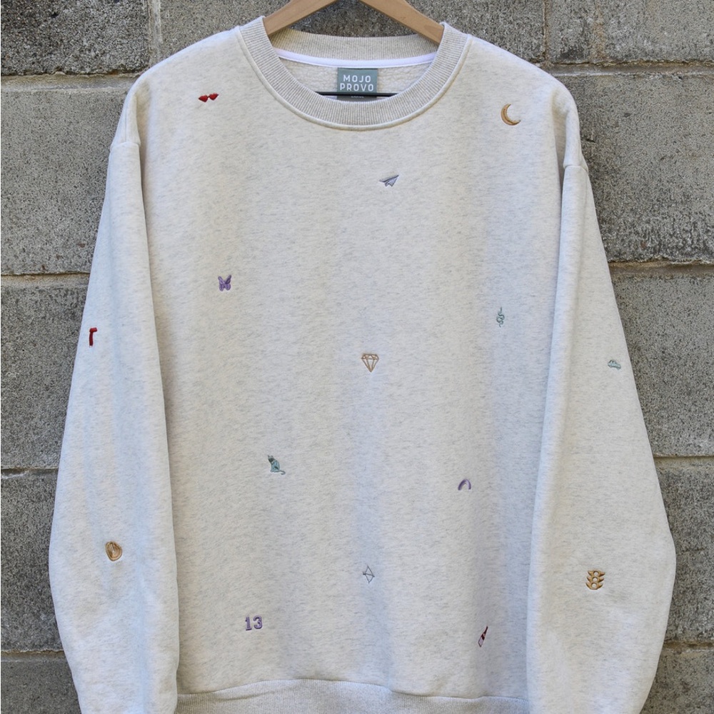 TAYLOR SWIFT RARE EMBROIDERED CREWNECK